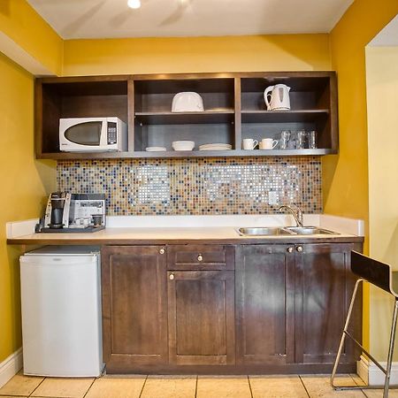 Town Inn Suites Hotel Toronto Ngoại thất bức ảnh